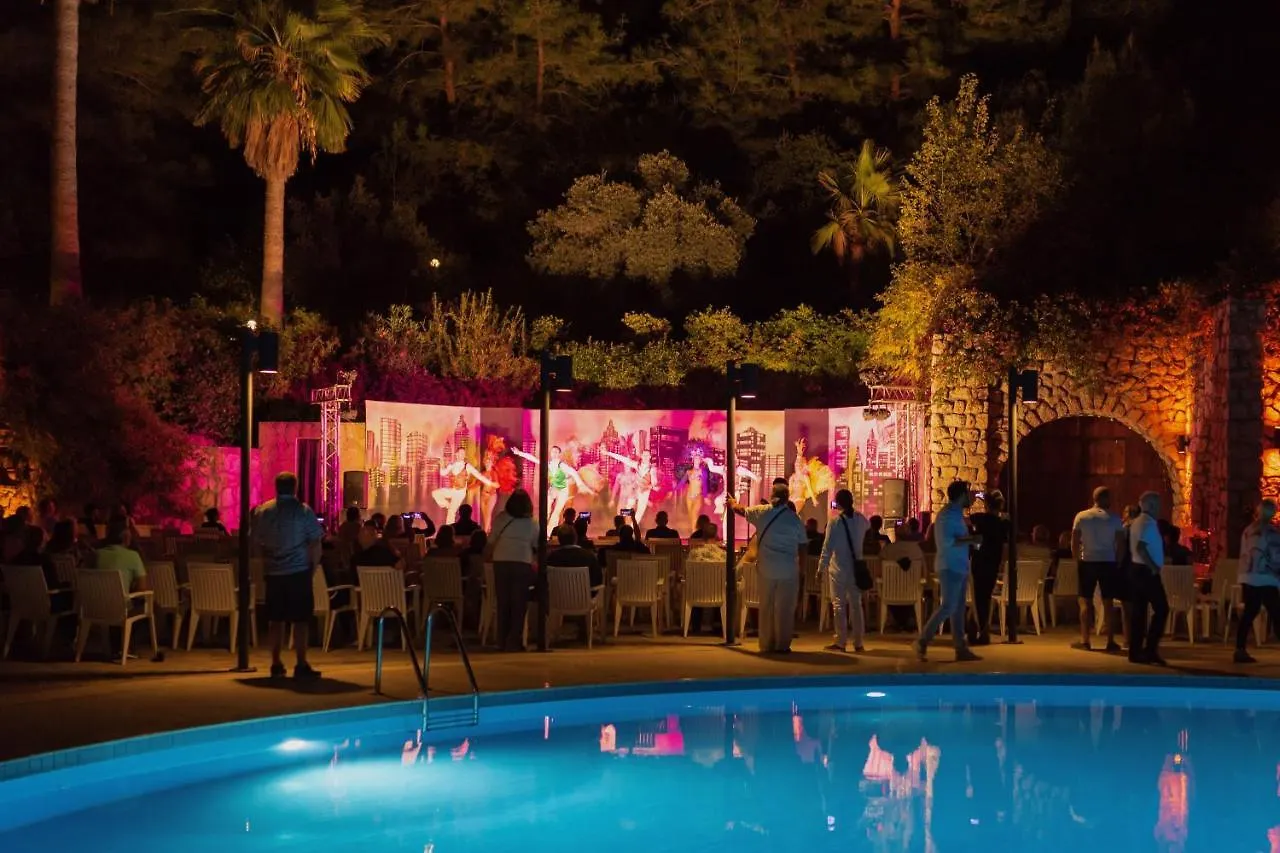 Montana Pine Resort Oludeniz 4*,
